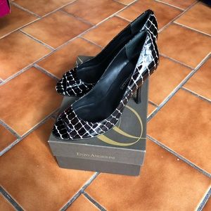 Enzo Angiolini Black Leather  Pump